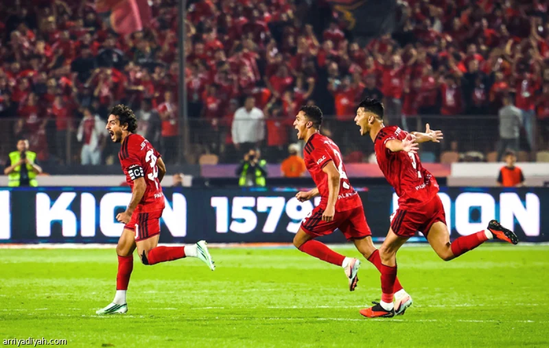 الأهلي يتصدر الدوري بفوزه على الزمالك وتعادل مثير في آسيا