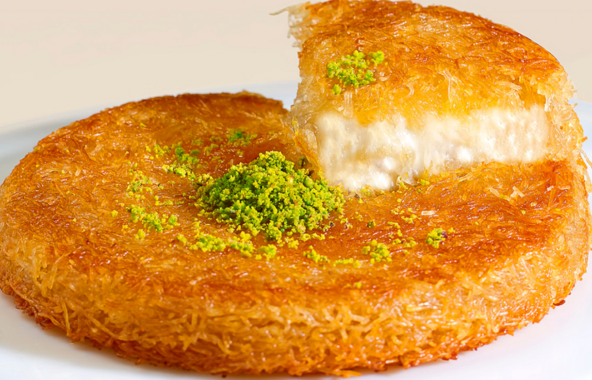 حلويات رمضان.. طريقة عمل الكنافة بالجبنة الموتزاريلا في المنزل خطوة بخطوة أحلى من الجاهزة