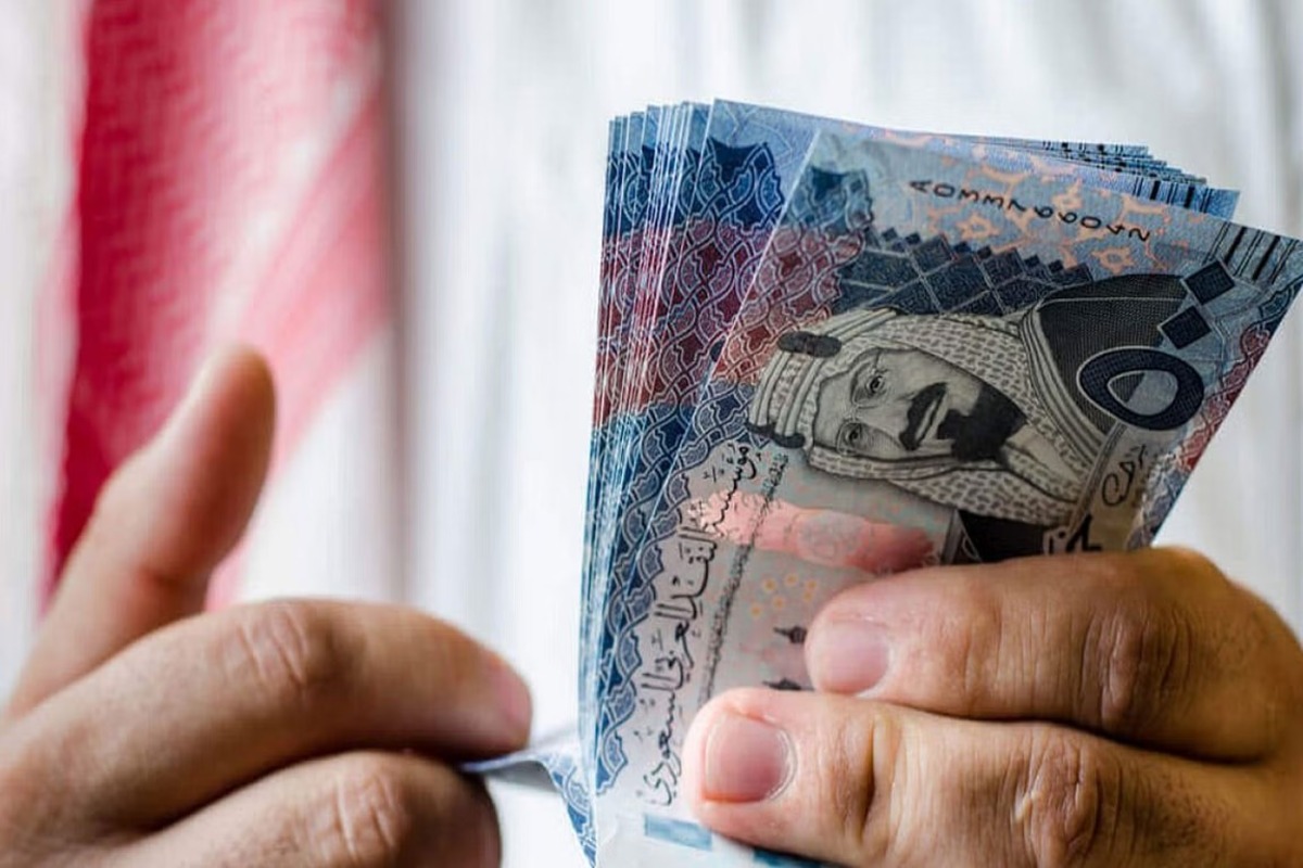 أمر ملكي بصرف مكرمة الضمان الاجتماعي بقيمة 1000 ريال للعائل والتابع 500 ريال.. تعرف على التفاصيل