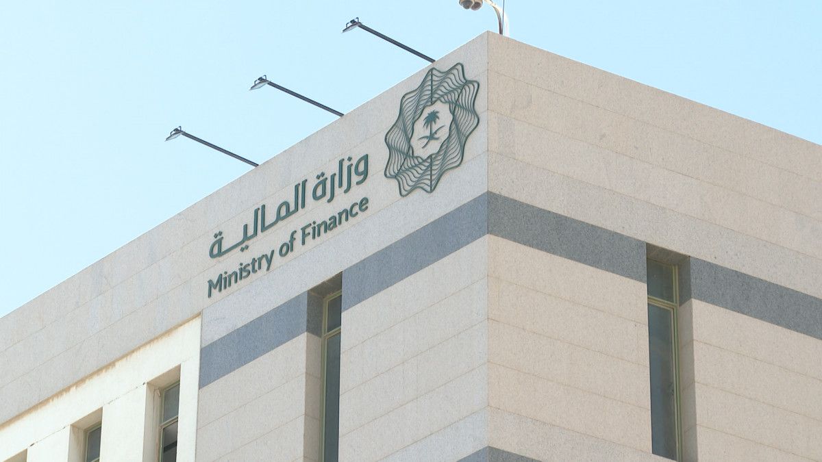 بأمر الملك صرف فروقات تحويل الراتب من الهجري إلى الميلادي حقيقة ولا إشاعة ؟! وزارة الدفاع تحسم الجدل قبل العيد
